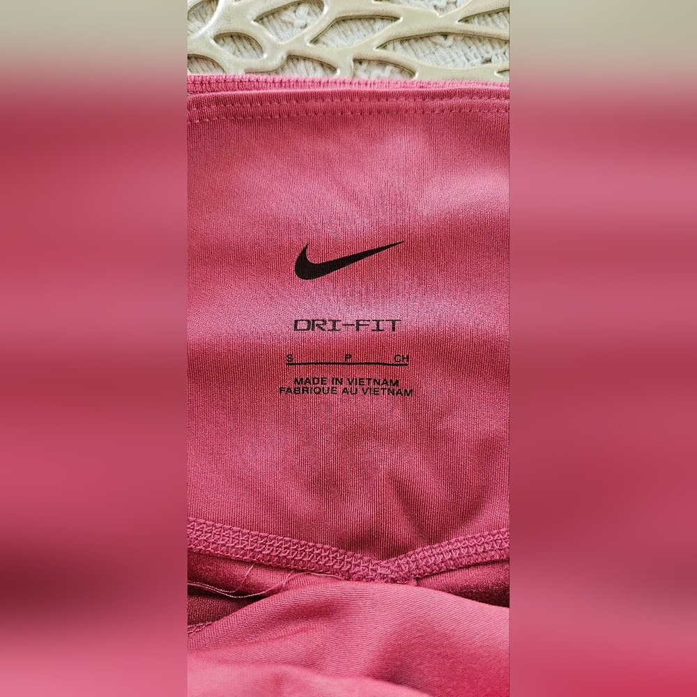 Nike Dry-Fit Salmon Nike Logo Leggings Sz Small 24.5 in inseam - Picture 5 of 5